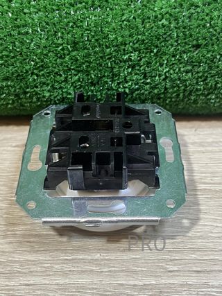 Base presa terra laterale in porcellana Fontini