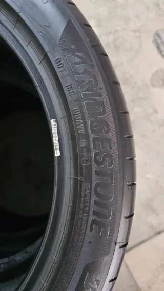 Neumáticos 275 40 19 Bridgestone seminuevos