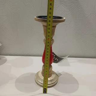 Portacandele in legno e rosso