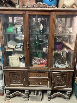 Vitrina de roble con puertas de cristal años 50