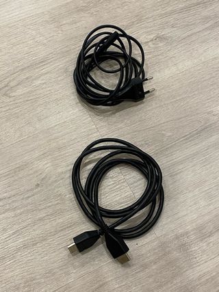 PS4 Slim 1TB Nera + Controller + 2 Giochi