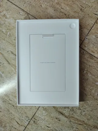 Caja iPad 11ª Gen (packaging completo)