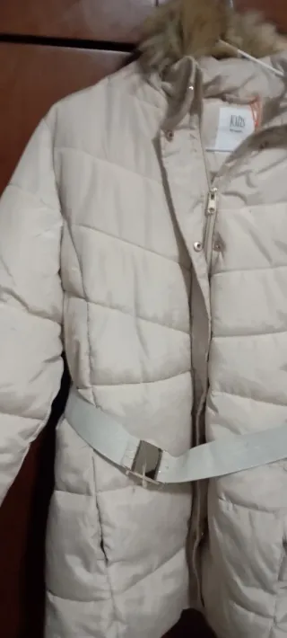 Chaqueta beige con cinturón y capucha (172 cm )