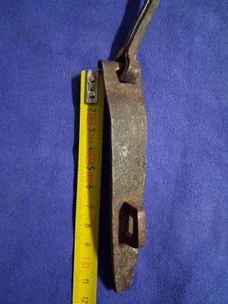 Cerrojo antiguo para baúl