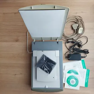 Scanner Epson Perfection 1240U + Adattatore per pellicole