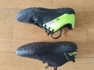 Botas de fútbol niño talla 35