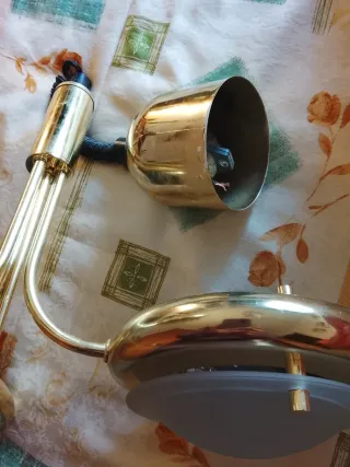 Lámpara moderna 3 tulipas dorada