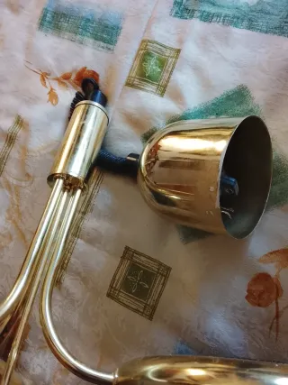 Lámpara moderna 3 tulipas dorada