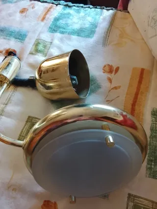 Lámpara moderna 3 tulipas dorada