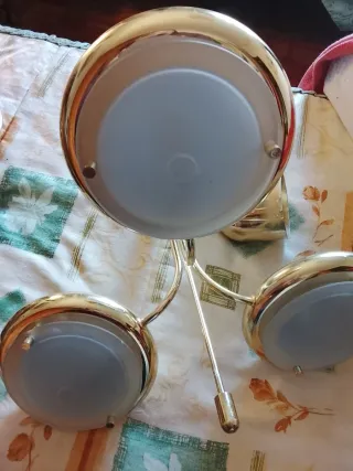 Lámpara moderna 3 tulipas dorada