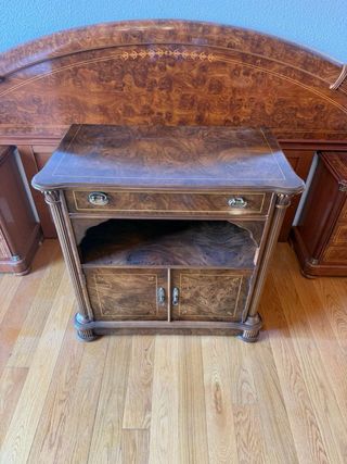 Cabecero y mesillas chapa raíz