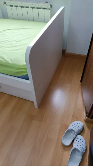Cama individual con colchón y dos  cajones