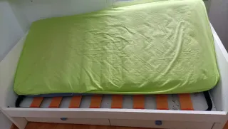 Cama individual con colchón y dos  cajones