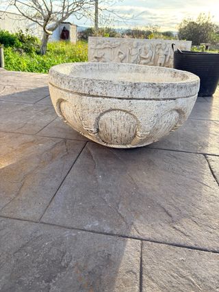 2 Tiestos de piedra blancos