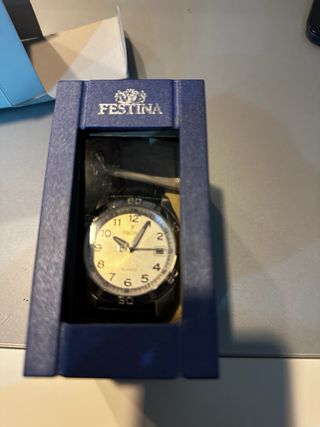 Reloj Festina Cuero Negro y Plata