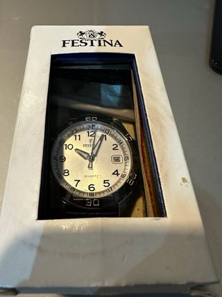 Reloj Festina Cuero Negro y Plata