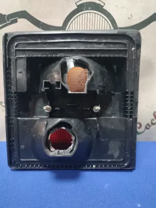 Piloto trasero izquierdo Audi 100 C3