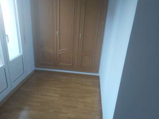 Colocación de tarima. Lijado y barnizado