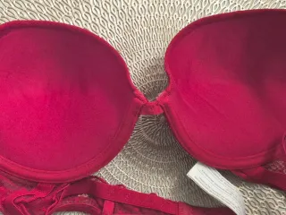 Sujetador push-up Oysho rojo