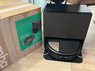 Robot Aspirador Roomba Max 705