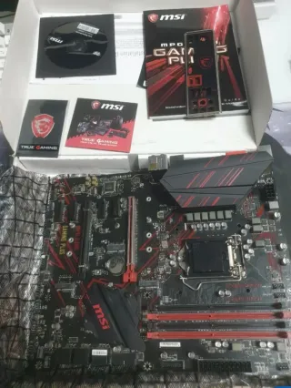 Placa MSI Z390 Gaming Plus + i7-9700F + disipador