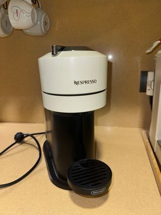 Cafetera Nespresso Vertuo Next Blanca