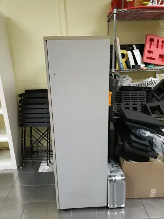 Armario de oficina blanco