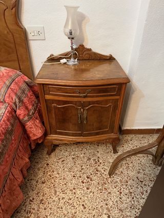 Conjunto Vintage Cama y Mesita Madera
