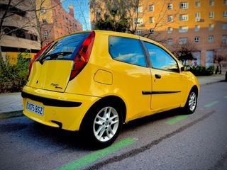 FIAT PUNTO 1.4 16V 6 Velocidades (SPORTING)