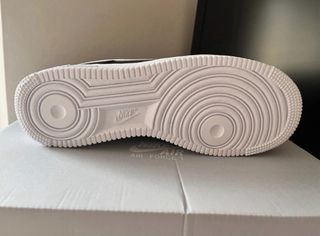 Nike Air Force 1 '07 Cuero Negro Blanco