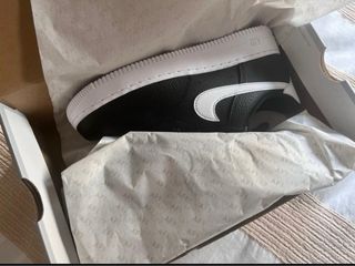 Nike Air Force 1 '07 Cuero Negro Blanco