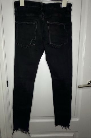 Pantalón negro Bershka Roto
