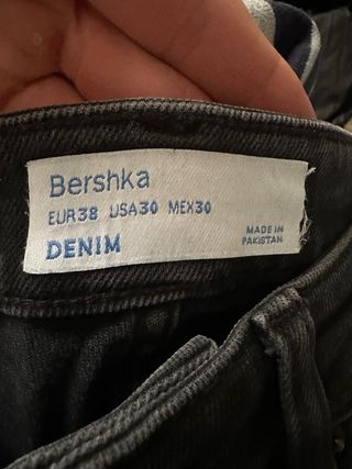 Pantalón negro Bershka Roto
