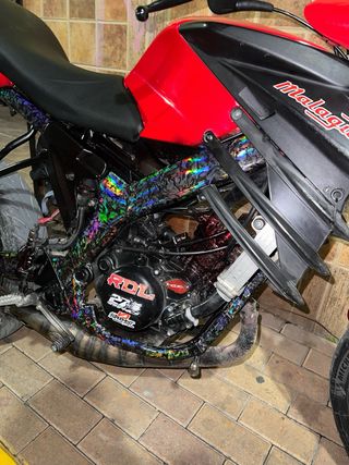 Malaguti Drakon NKD Roja y Negra