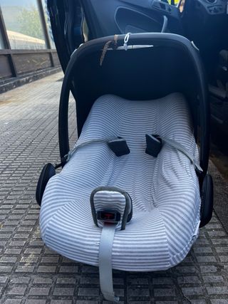 Maxi Cosi Grupo 0 con funda BCN de algodón.