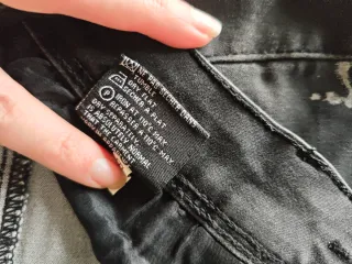 Pantalón vaquero skinny desgastado