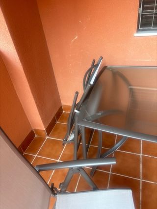 Mesa y 4 sillas de exterior SOLO VENTA EN PERSONA