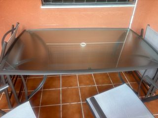 Mesa y 4 sillas de exterior SOLO VENTA EN PERSONA