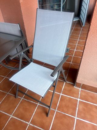 Mesa y 4 sillas de exterior SOLO VENTA EN PERSONA