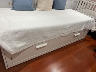 Diván (se hace doble) 2 cajones, incluye colchón