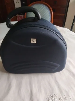 Neceser azul como nuevo