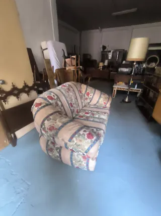 Sofá antiguo de 2 plazas