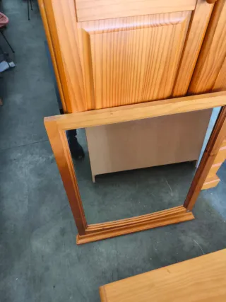 Armario de madera provenzal