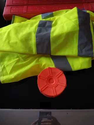 Luz de emergencia, lote 2 chalecos + 2 triángulos