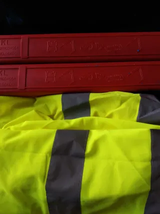Luz de emergencia, lote 2 chalecos + 2 triángulos