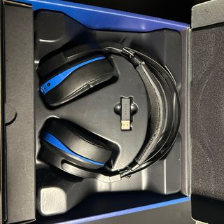 PS4 Pro 1TB + Accessori + Cuffie Razer