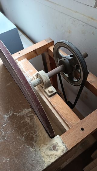 Lijadora de mesa para madera, o metal.