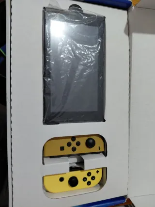 Nintendo Switch Edición Pikachu y Eevee