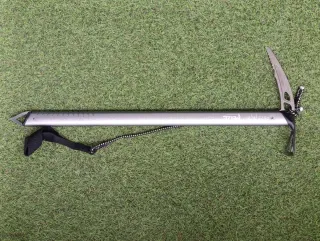 Piolet de travesía Petzl