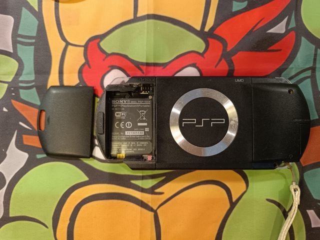 Consola Sony PSP 1004 + 3 juegos